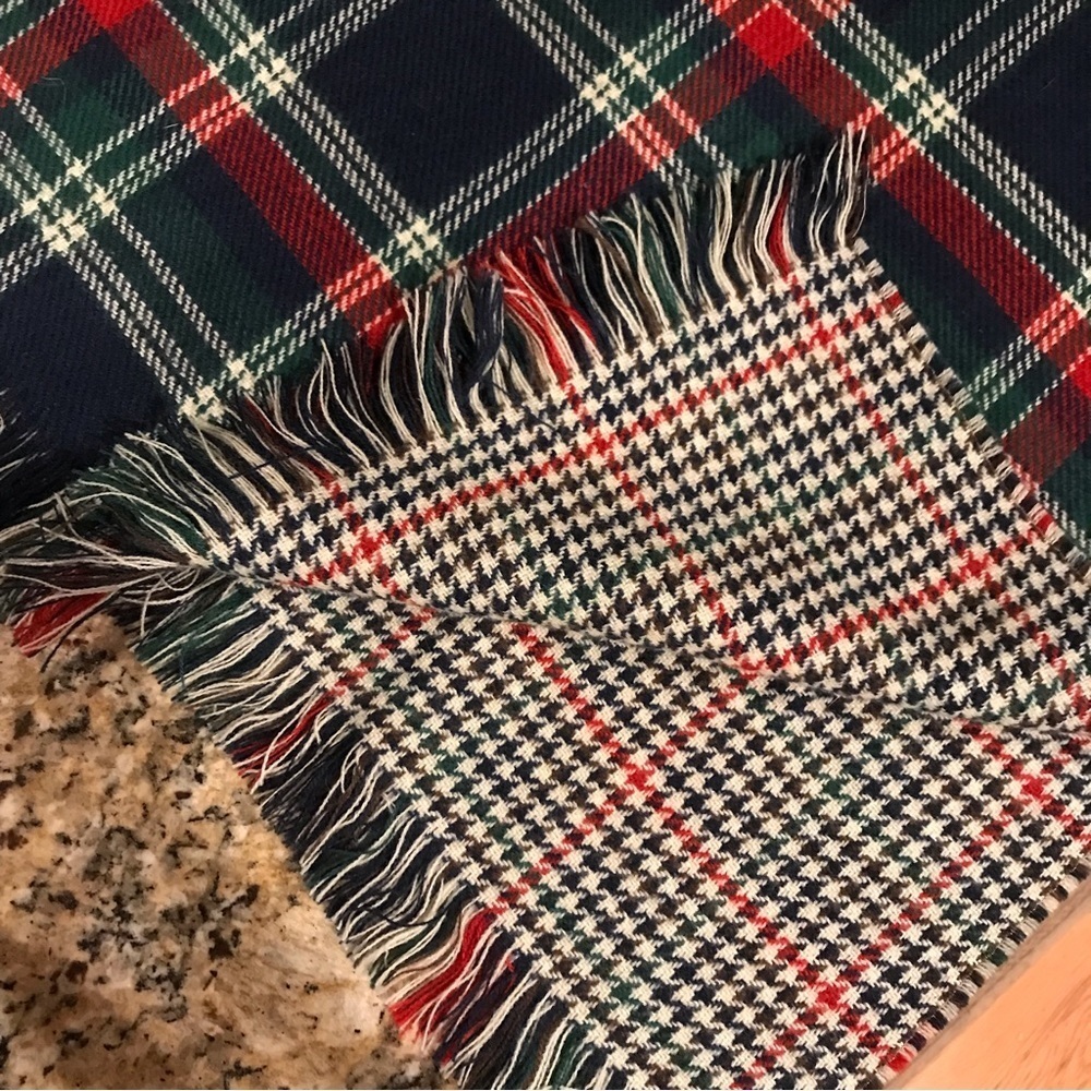 ▪️Gorgeous Reversible Plaid/Houndstooth Scarf